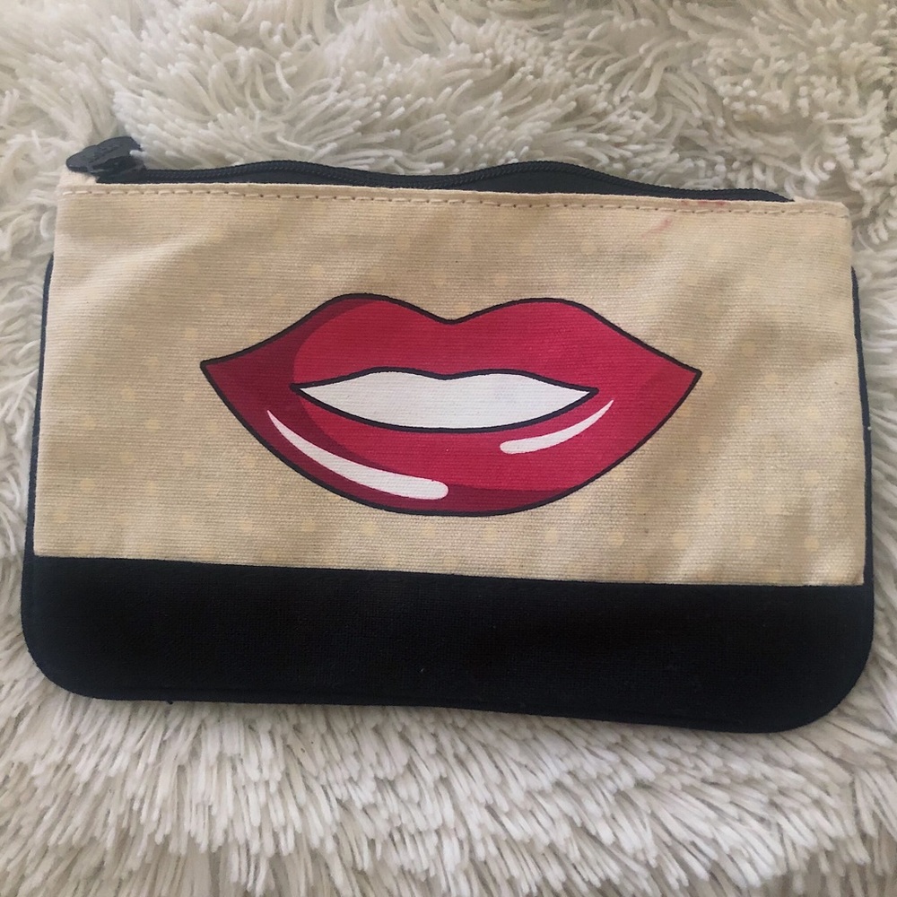 Lips Makeup Zipper Pouch